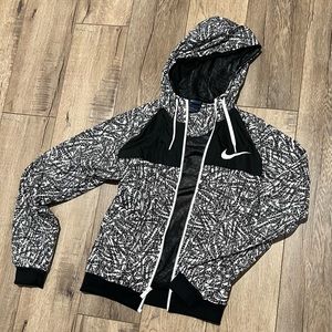 Nike Women’s windbreaker jacket black and white